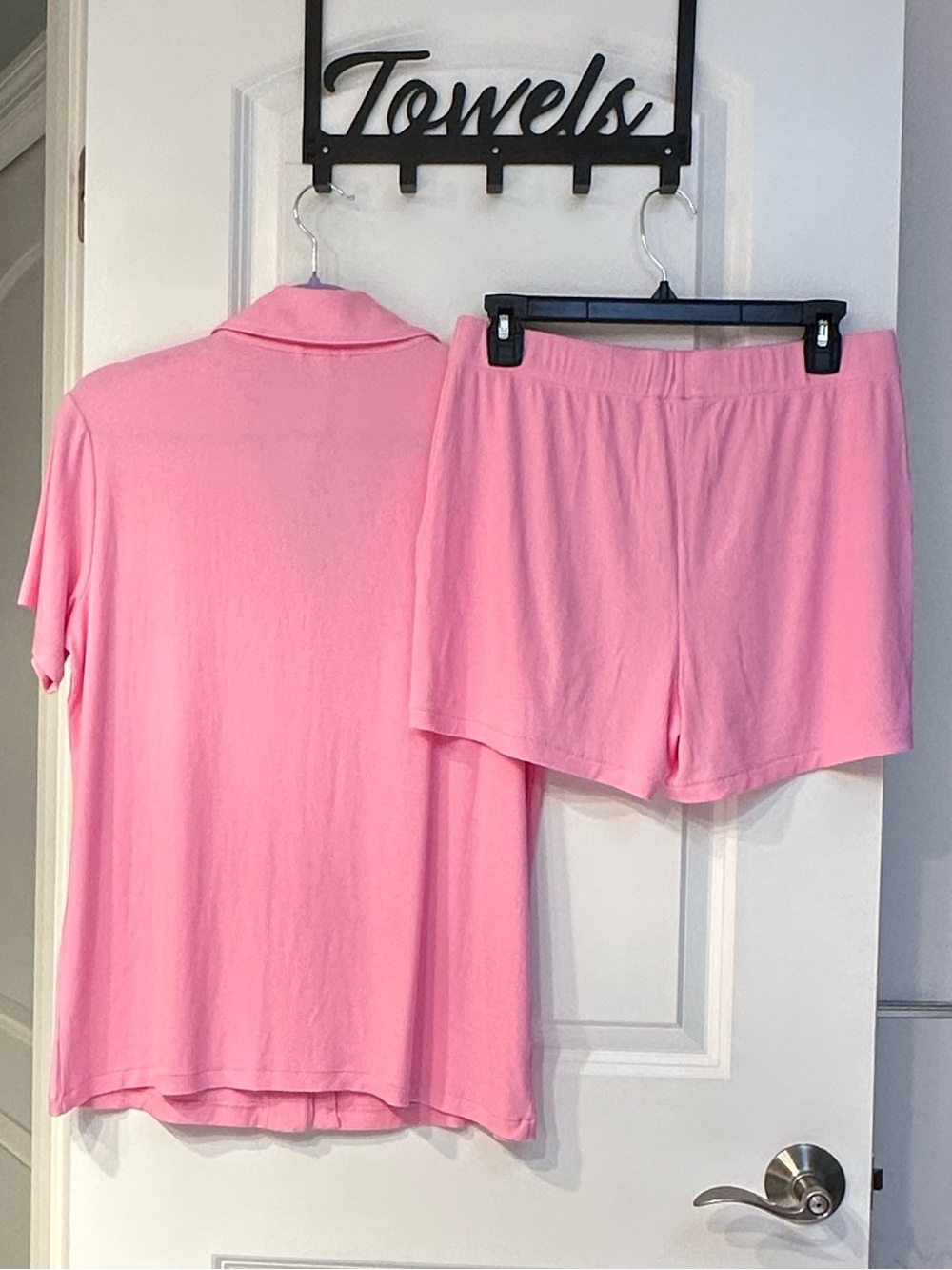 SKIMS Soft Pink Button-Front Short Sleeve Pajama Set - Picture 2 of 3